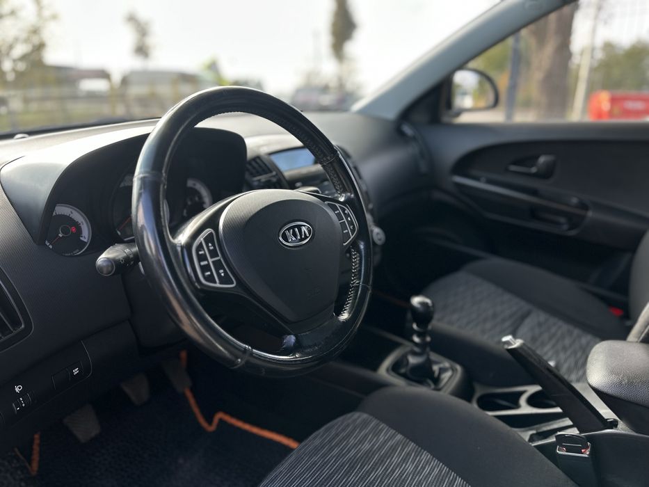 Продам Kia Ceed 2009