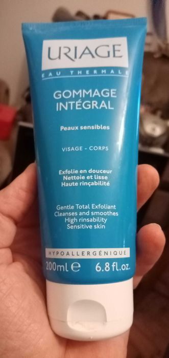 DeseJa esfoliar?Gommage-Uriage 200MLVisage-Corps-9E-M.barbear3EDesde2E