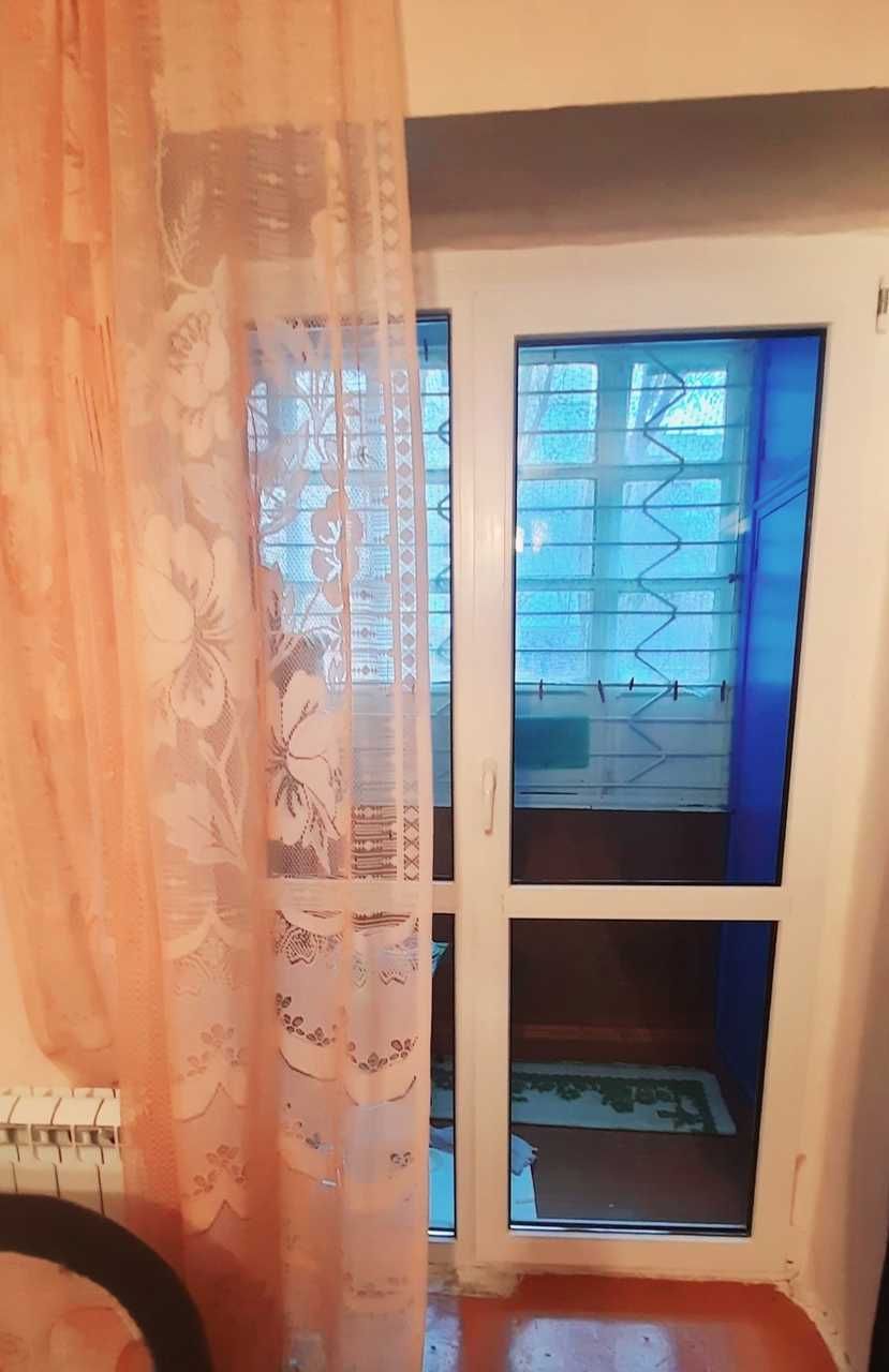 Продам 2-к квартиру (60м2) в кирпиче на пр. Поля (Кирова)