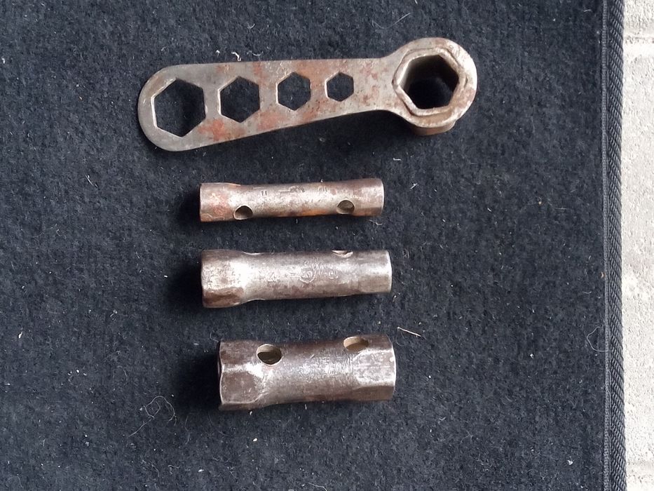 Zestaw kluczy do WSK 175,