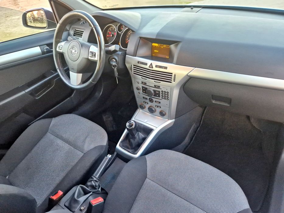 Astra 1.4 benzyna grzane fotele navi