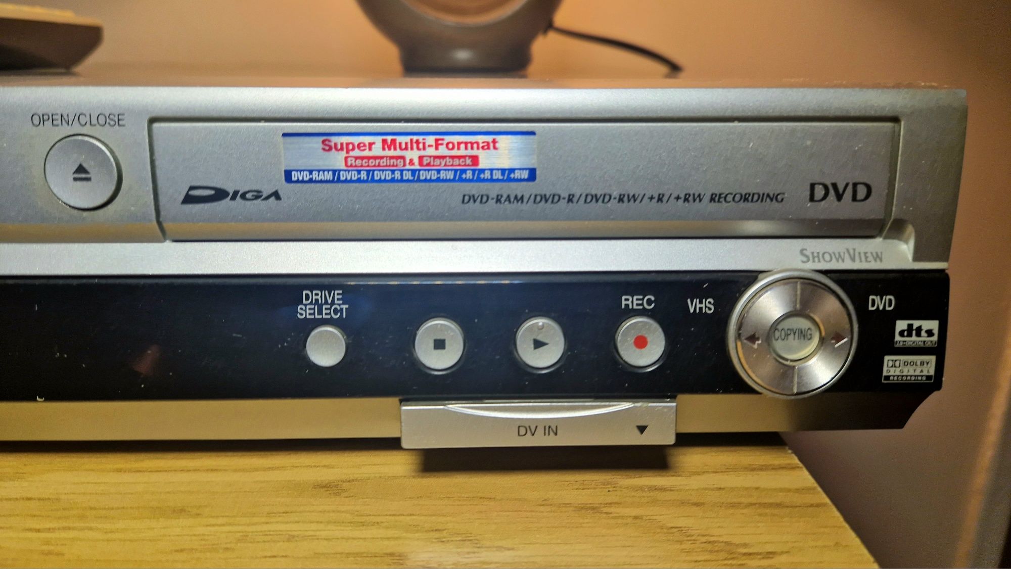 Panasonic DMR-ES35V Combo VHS-DVD Recorder