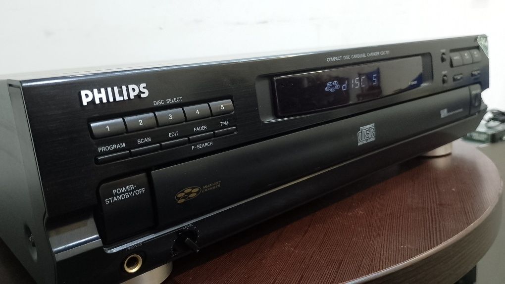 Philips CDC-751/00B, TDA1545