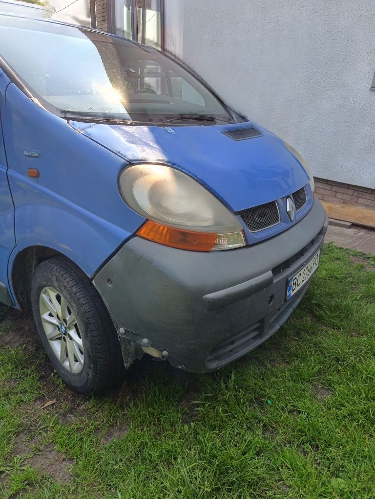 Бус Renault Трафік 2005 р 1.9 довга база