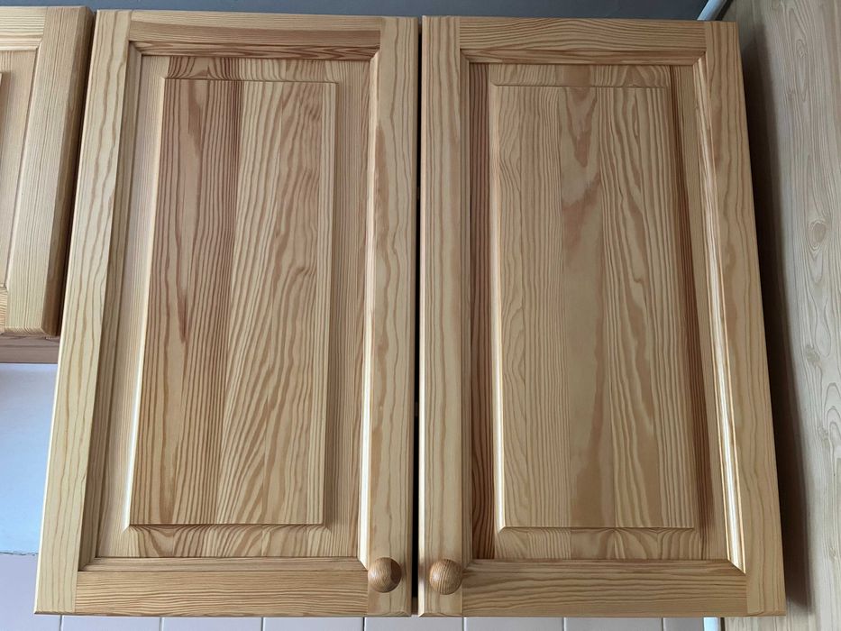 Zestaw mebli kuchennych - szafki bukowe 5 x wiszące, 2 x stojące +zlew