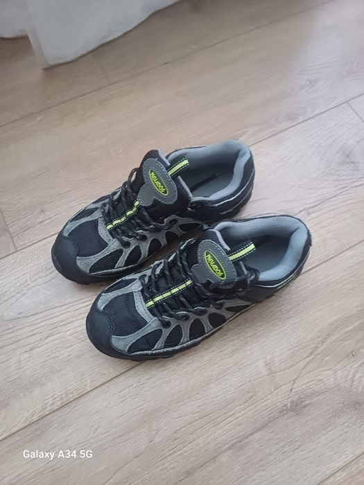 Кросівки розмір 36.5