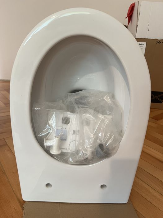 Nowa misa WC  bezrantowa NO RIM Excellent BULL VERTIGO 53x36  pęknięta