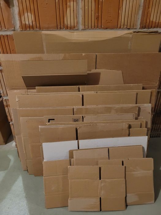 Zestaw 24 niebrandowanych kartonow