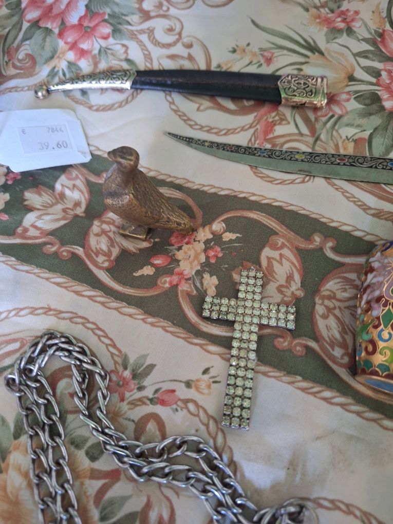 Vendo várias peças antigas por 30 euros mais portes