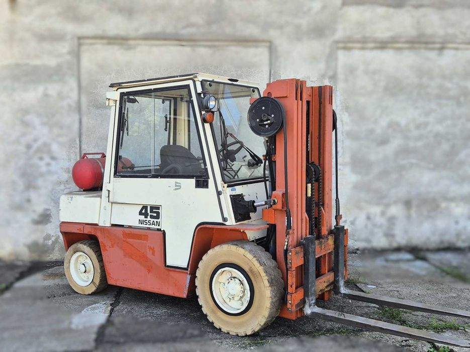 Nissan • 4500kg • TRIPLEX • kabina • 4 sekcje • NISKI wózek widłowy