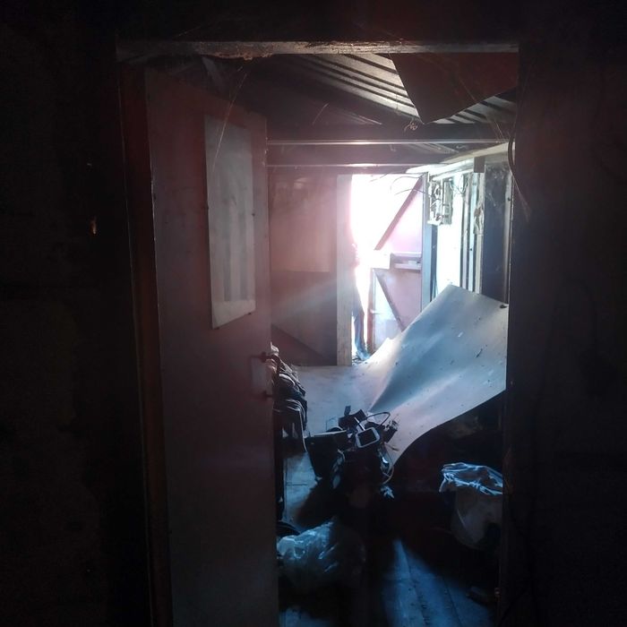 Гараж металевий з місцем