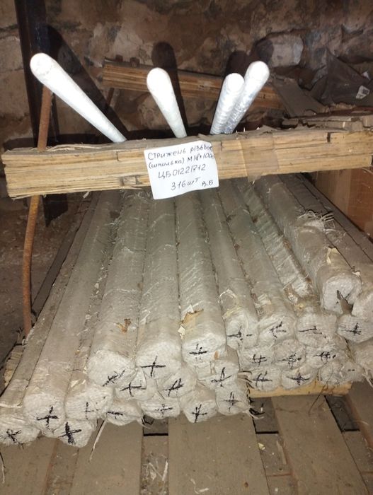 Стрижень різьбовий шпилька оцинкована М10*1000, М18*1000мм,