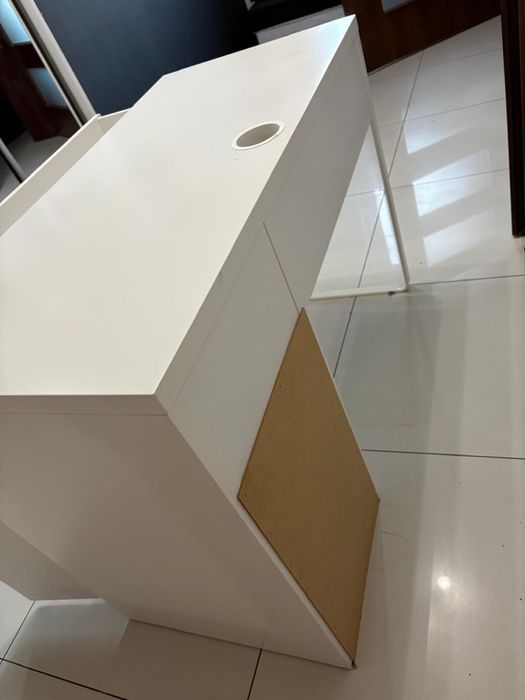 Białe Biurko szkolne IKEA