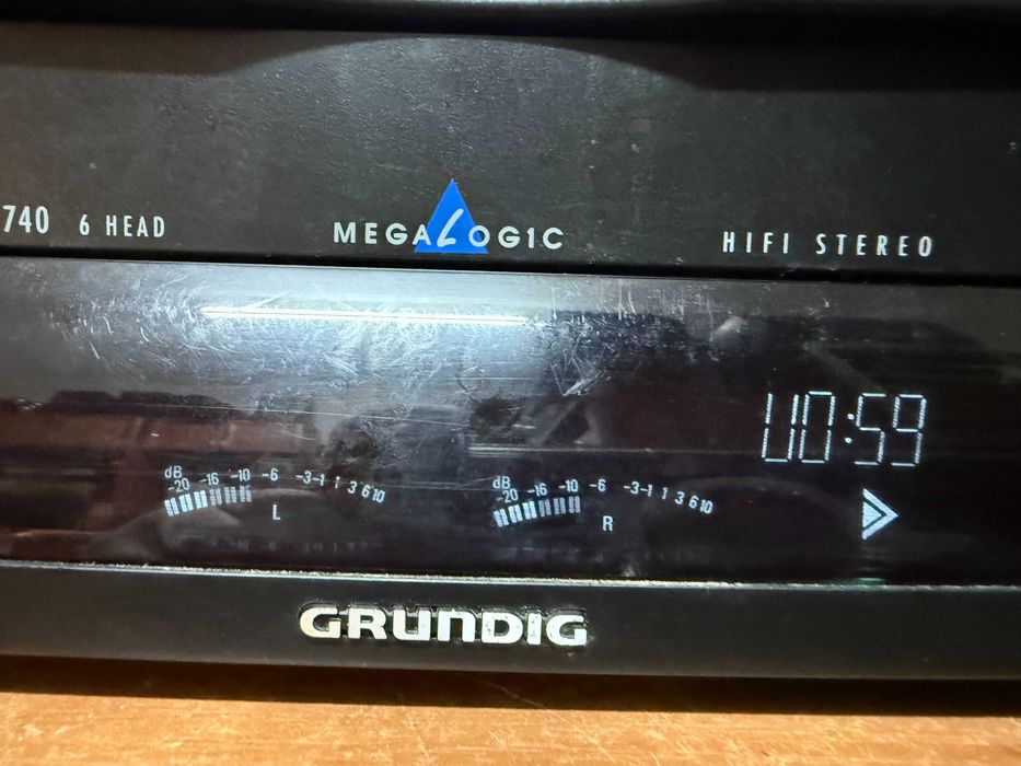Magnetowid VHS Grundig GV 740 HI-FI stereo pilot