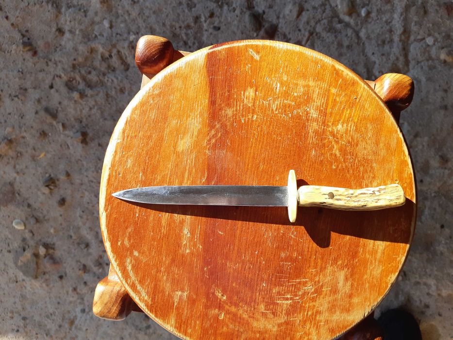 Stary nóż sztylet kordelas myśliwski poroże w porożu mały