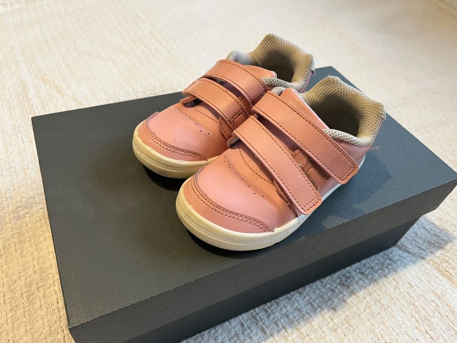 Buty dla dziewczynki Decathlon, r 25