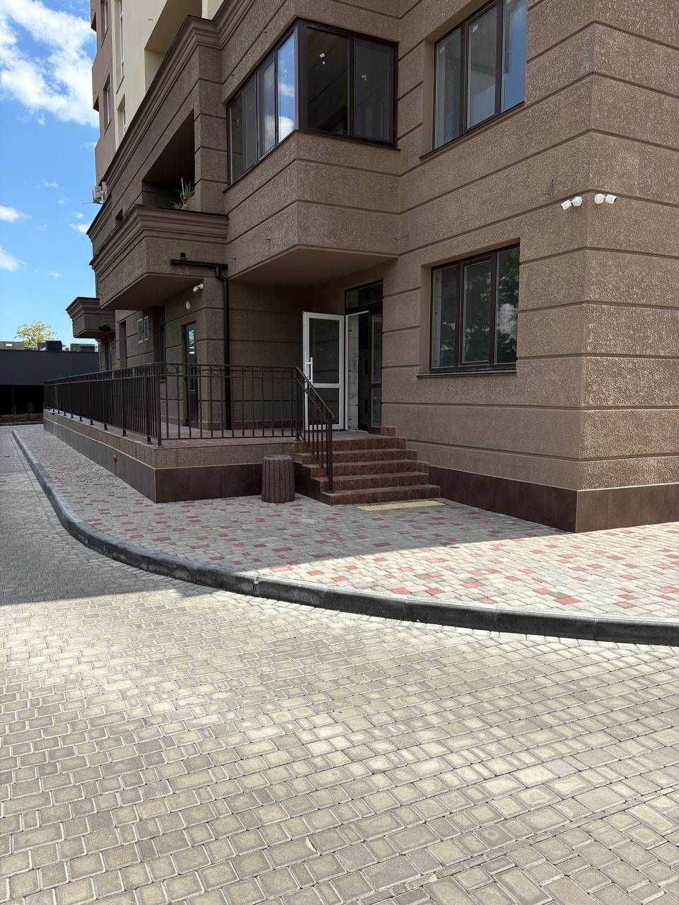 Комерційне приміщення в новобудові ЖК "Одеські Традиції"