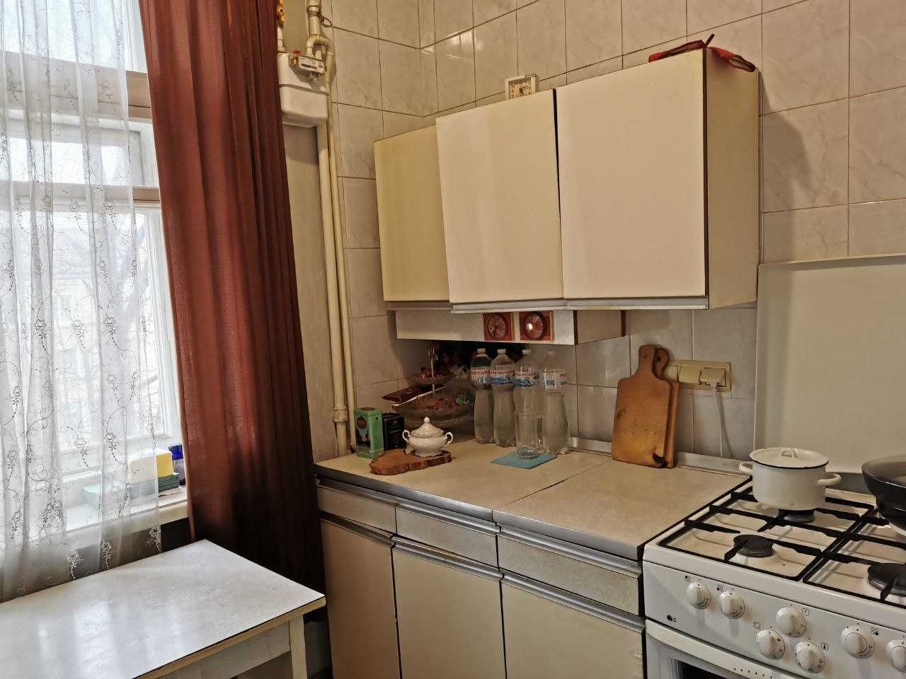 Продам 2 комн квартиру 52 м2 пр   Петровского Мазепы сталинка