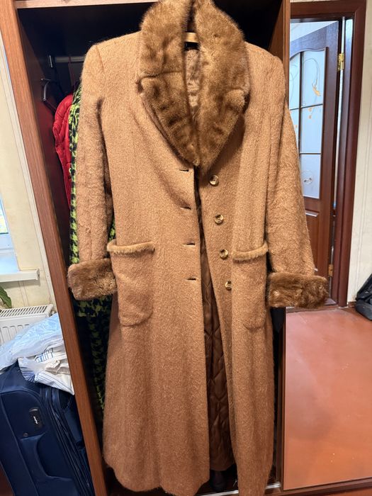 Довге пальто з додаванням натуральної норки