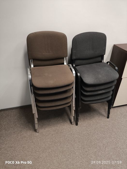 Sprzedam krzesło biurko krzesła biurowe