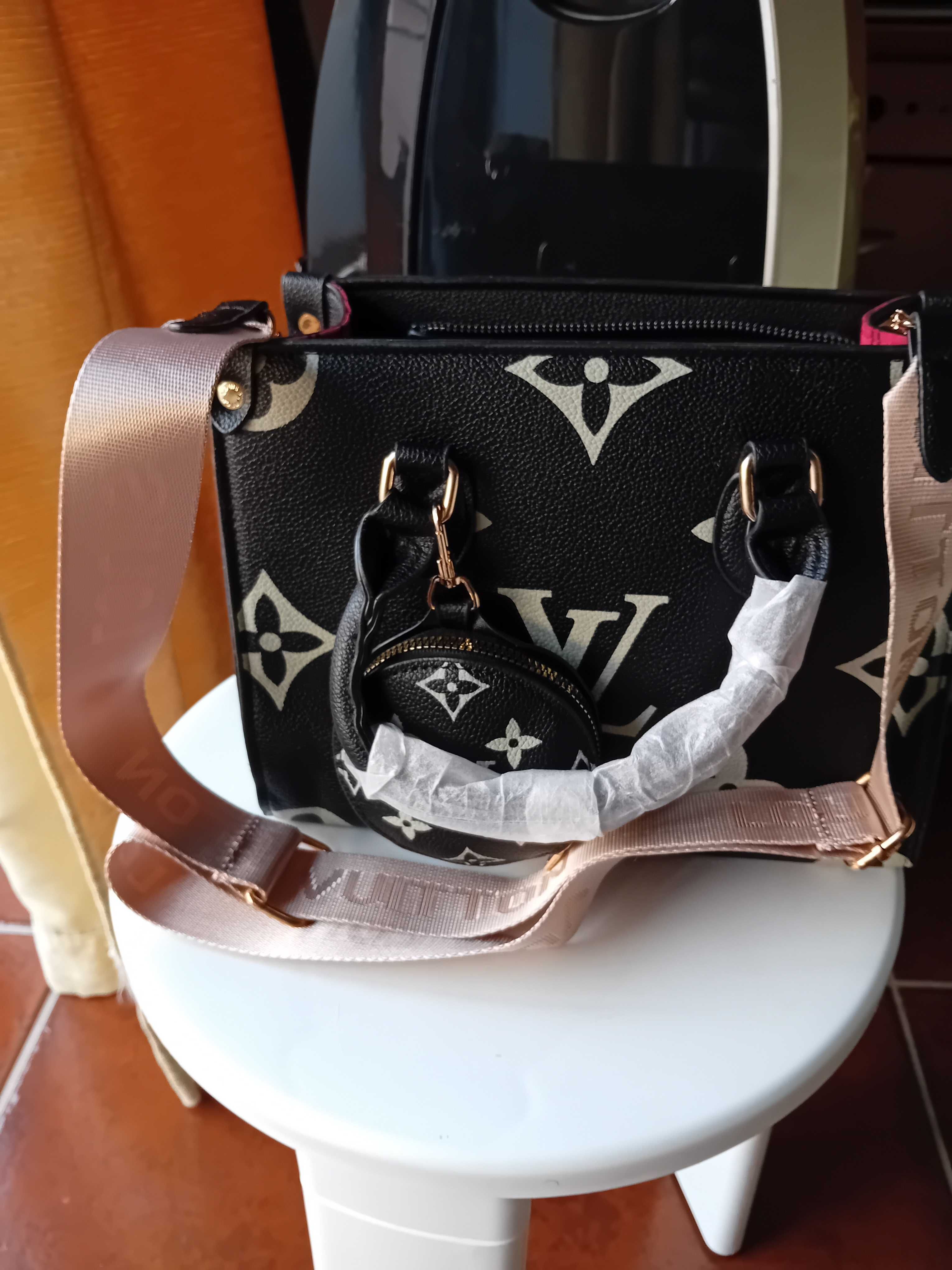 Bolsa nova da Louis Vuitton preta