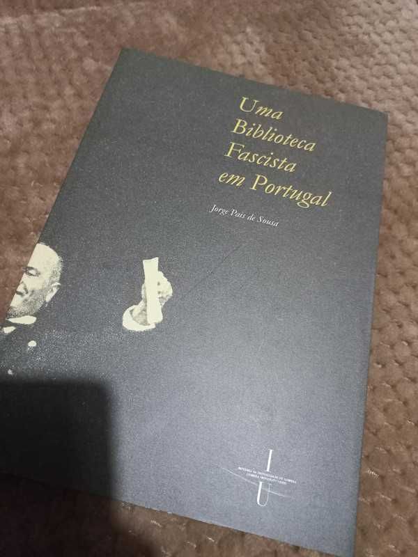 Livro Uma biblioteca fascista em Portugal