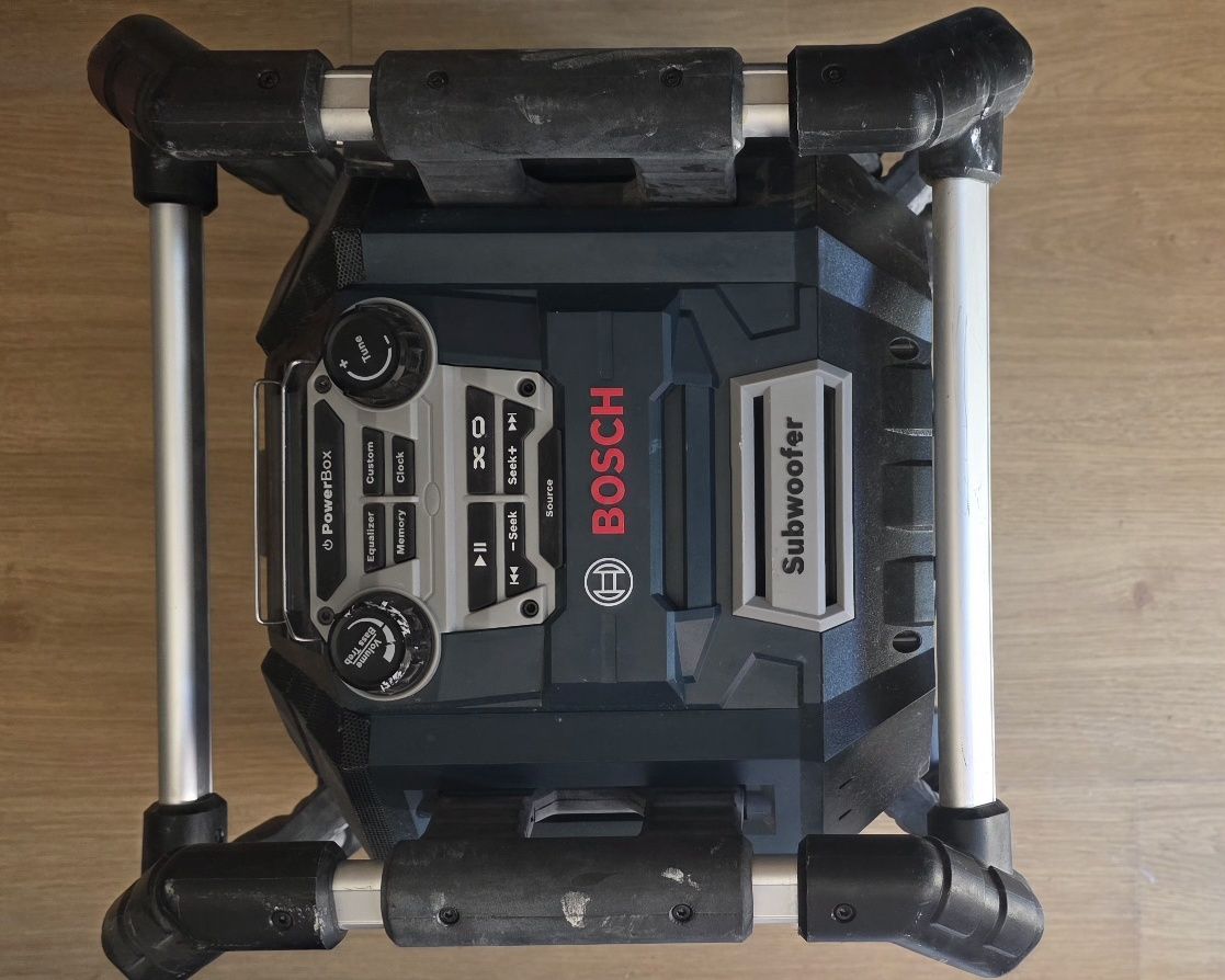 Radio bosch profissional.