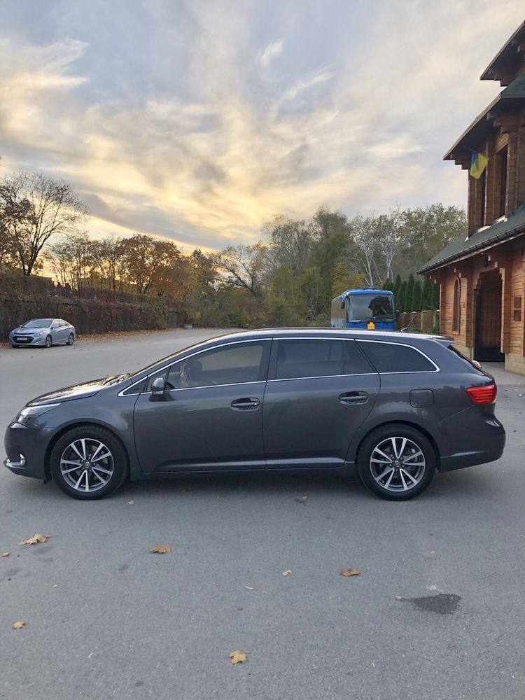 Toyota Avensis 15г