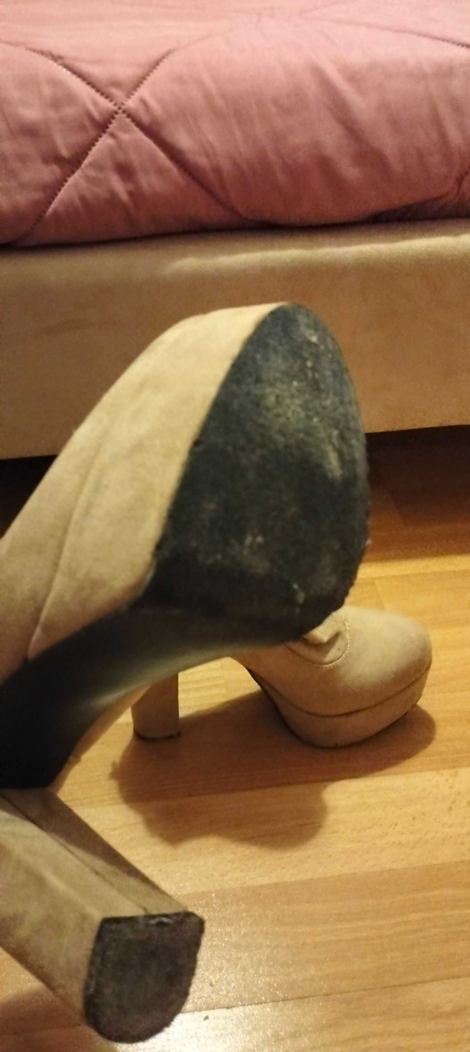 Sapatos senhora em bom estado