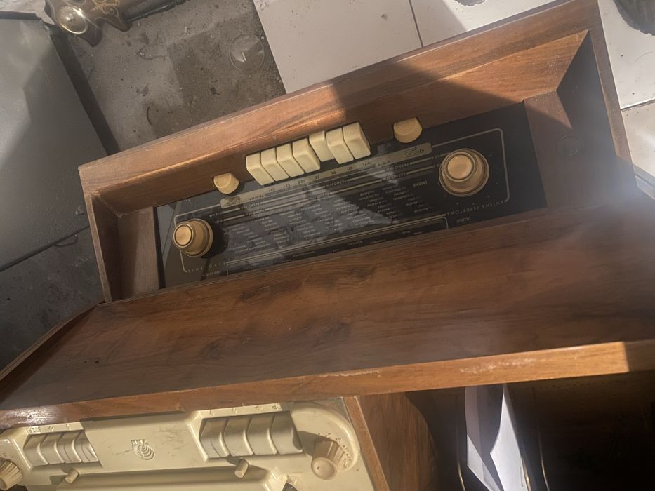 Sprzedam radio Viola z magnetofonem melodia  lata 60-te