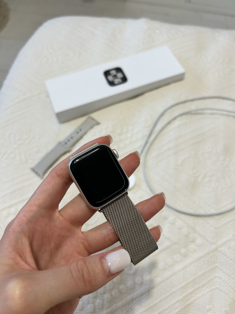 Apple watch SE Gold