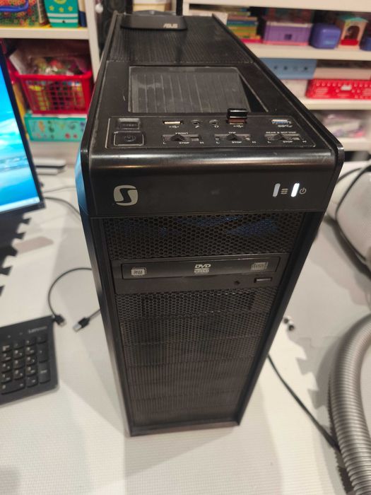 Komputer stacjonarny pc i7 5775c SSD 256gb monitor