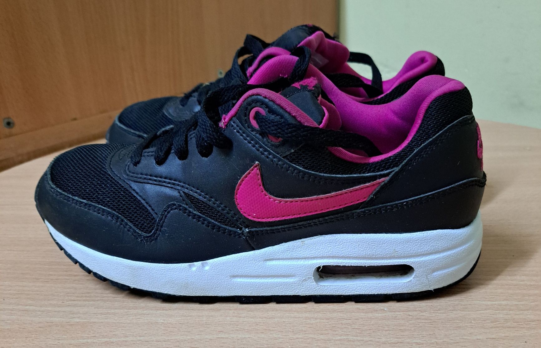 Buty damskie Nike Air Max 1  MESH GS roz. 37,5