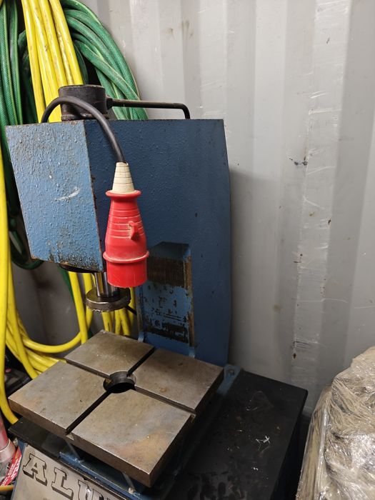 Prensa para alumínios 8t