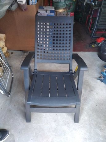 Krzesło z wysokim oparciem