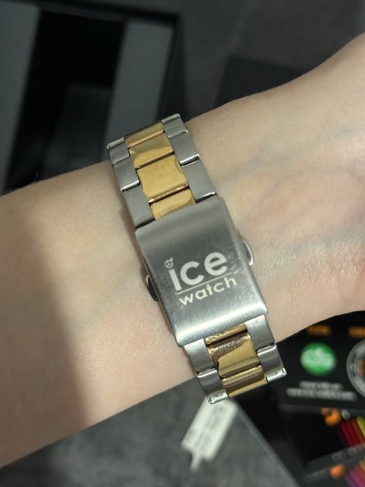 Продам наручний годинник