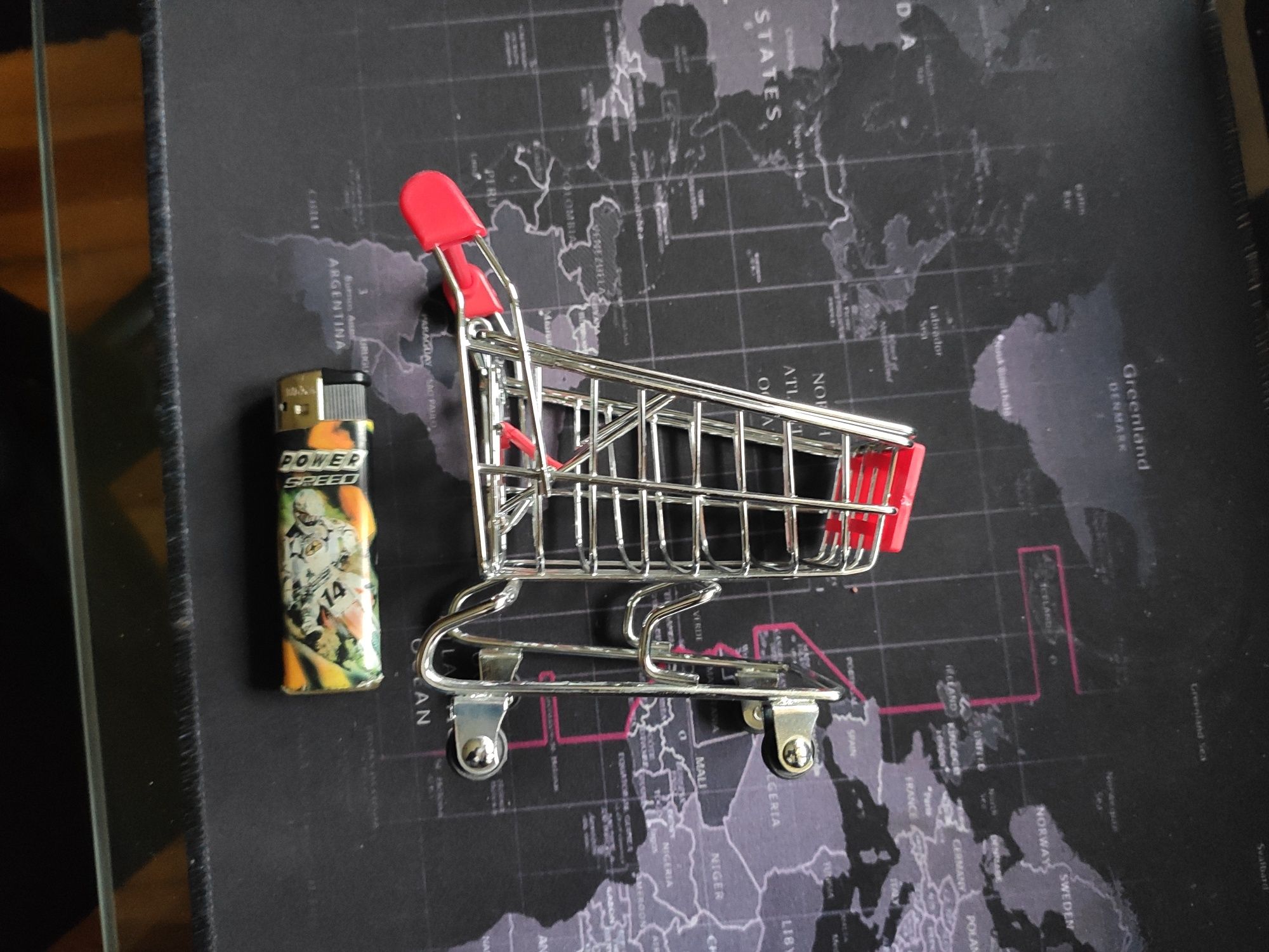 Miniaturowy wózek na zakupy na biurko prezent