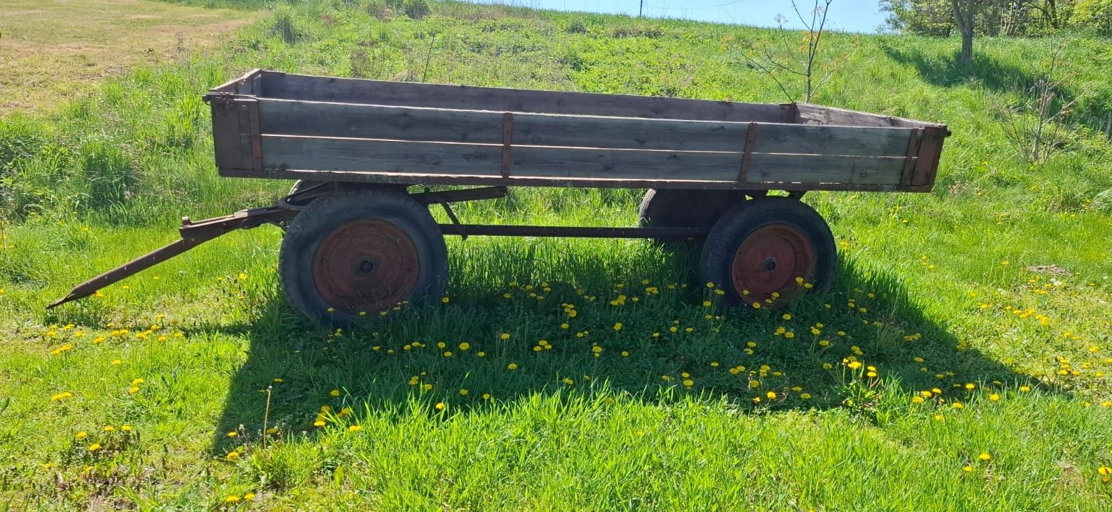 Woz do traktora bez oświetlenia