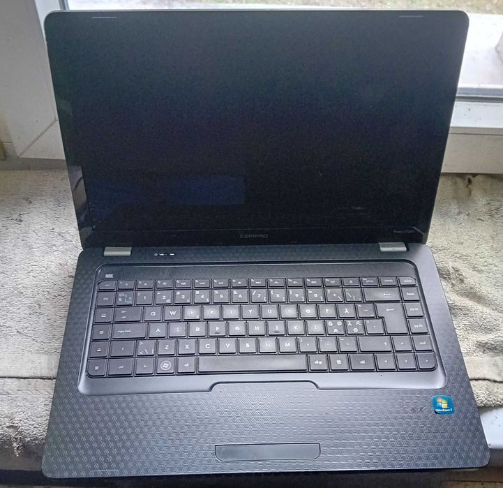 (21) laptop HP/Compaq CQ62