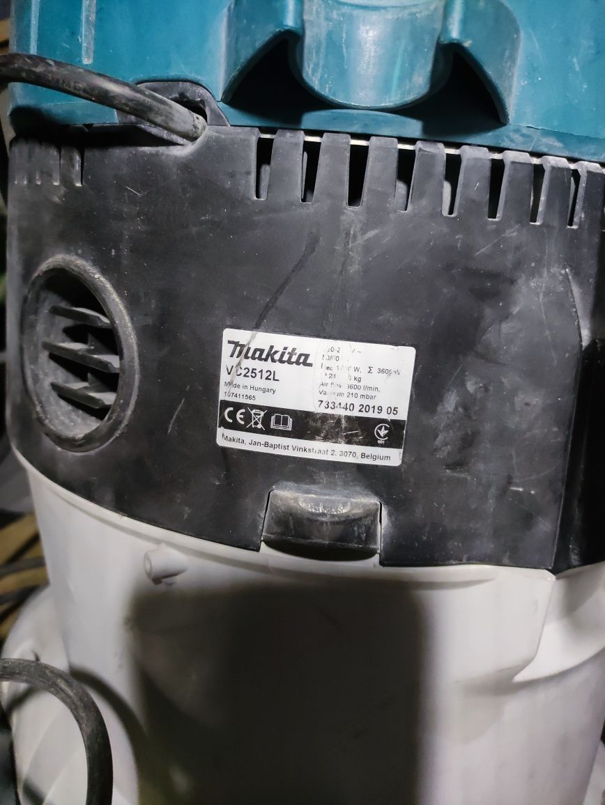 Пылесос Makita vc 2512L