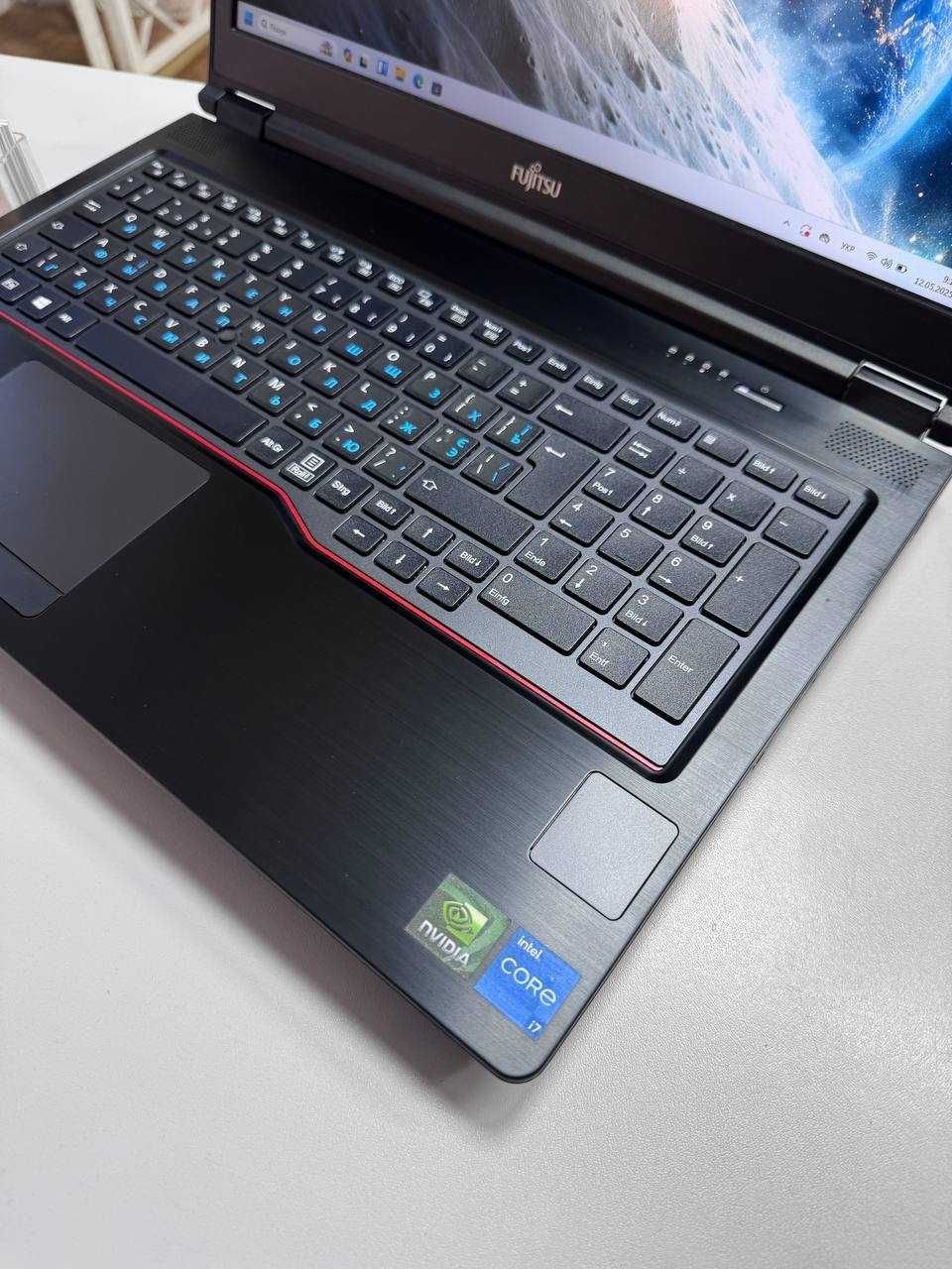 СВІЖИЙ! Fujitsu H780 ноутбук (nvidia4GB/32RAM/Intel i7-8/512SSD) наяв