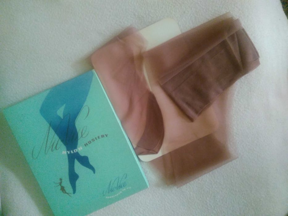 Pończochy Vintage USA lata 50-te 100 nylon rozmiar 10,5 oryginał.