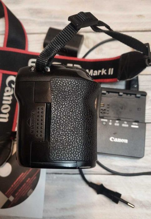 Фотоапарат Canon 5D Mark II пробіг 185 т. к.