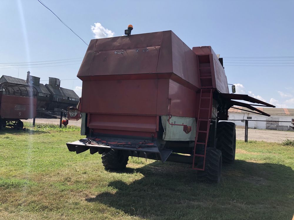 Комбайн Massey Ferguson
