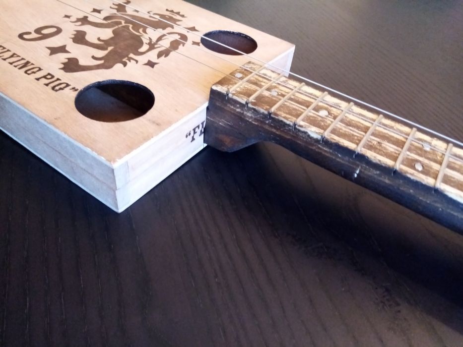 Cigar box guitar