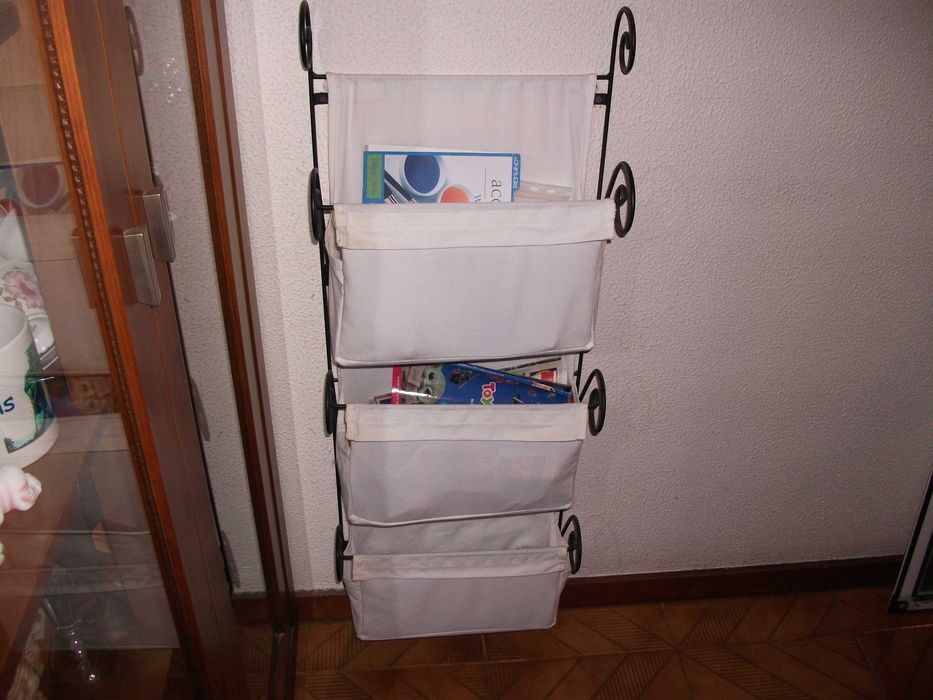 Porta Revistas com estrutura em ferro