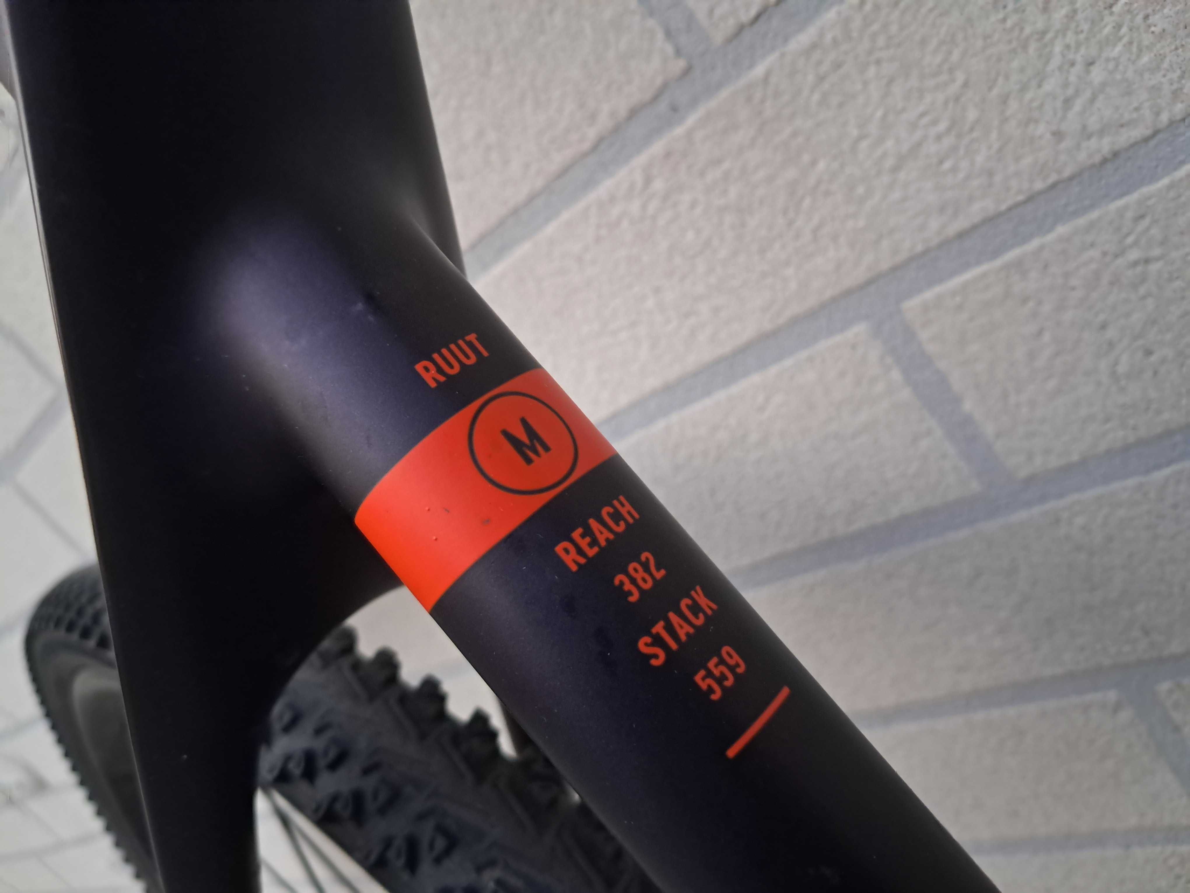 Rondo Ruut CF, Sram Rival, rama M.