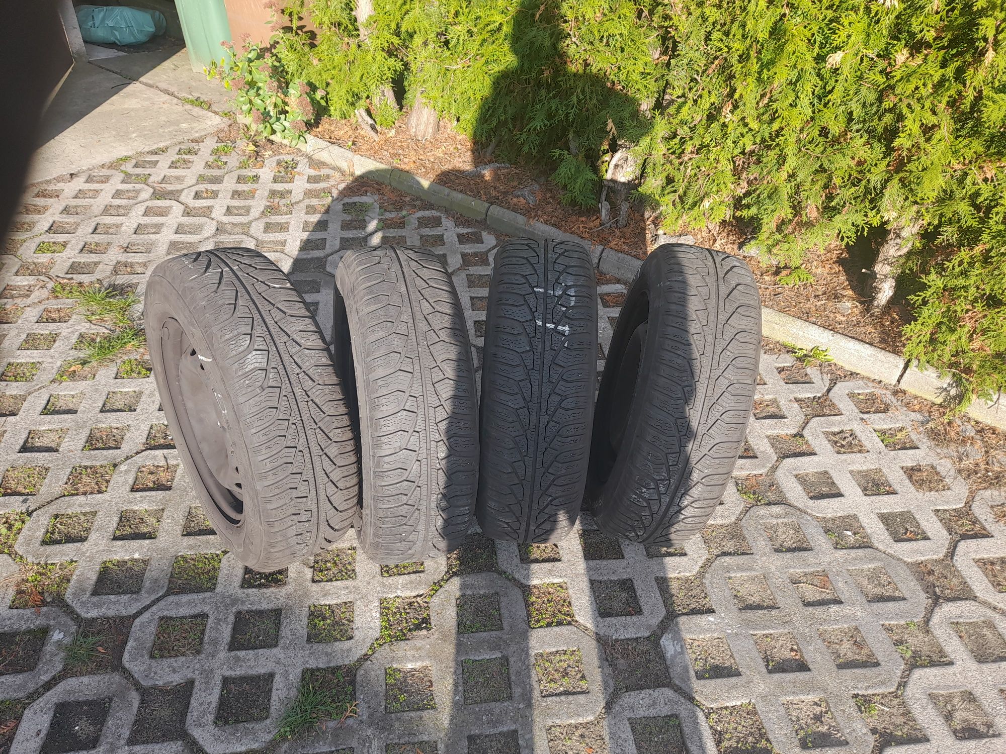 Opony zimowe Uniroyal 195/65 R15 + 2 letnie