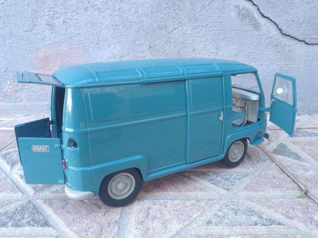 1/18 Renault estaffeta