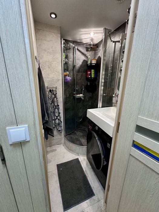 3 кімнатна квартира в Центрі з дизайнерським ремонтом[]